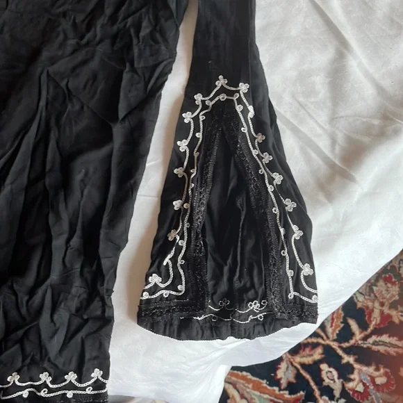 Roper Size M Blouse With White Stitching Pattern - Picture 5 of 6